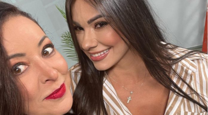 Esperanza Gómez y Flavia Dos Santos protagonizaron apasionado beso esperanza gomez y flavia dos santos