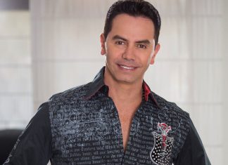 Jhonny Rivera: Agotado por peticiones económicas Jhonny Rivera: Agotado por peticiones económicas