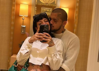 ¿Suenan campanas de boda? Christian Nodal y Cazzu fueron vistos en lujosa joyería.