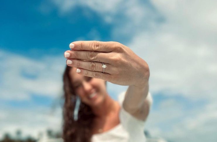 Nicole Regnier: Orgullosa de su anillo de compromiso Nicole Regnier: Orgullosa de su anillo de compromiso