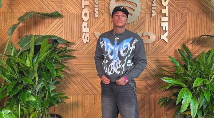 Maisak fue nominado como Mejor artista en los Premios lo Nuestro Premios Lo Nuestro